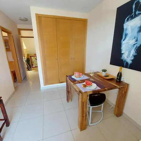 Adeje House, 1 Bedroom Wifi Free Semesterbostad